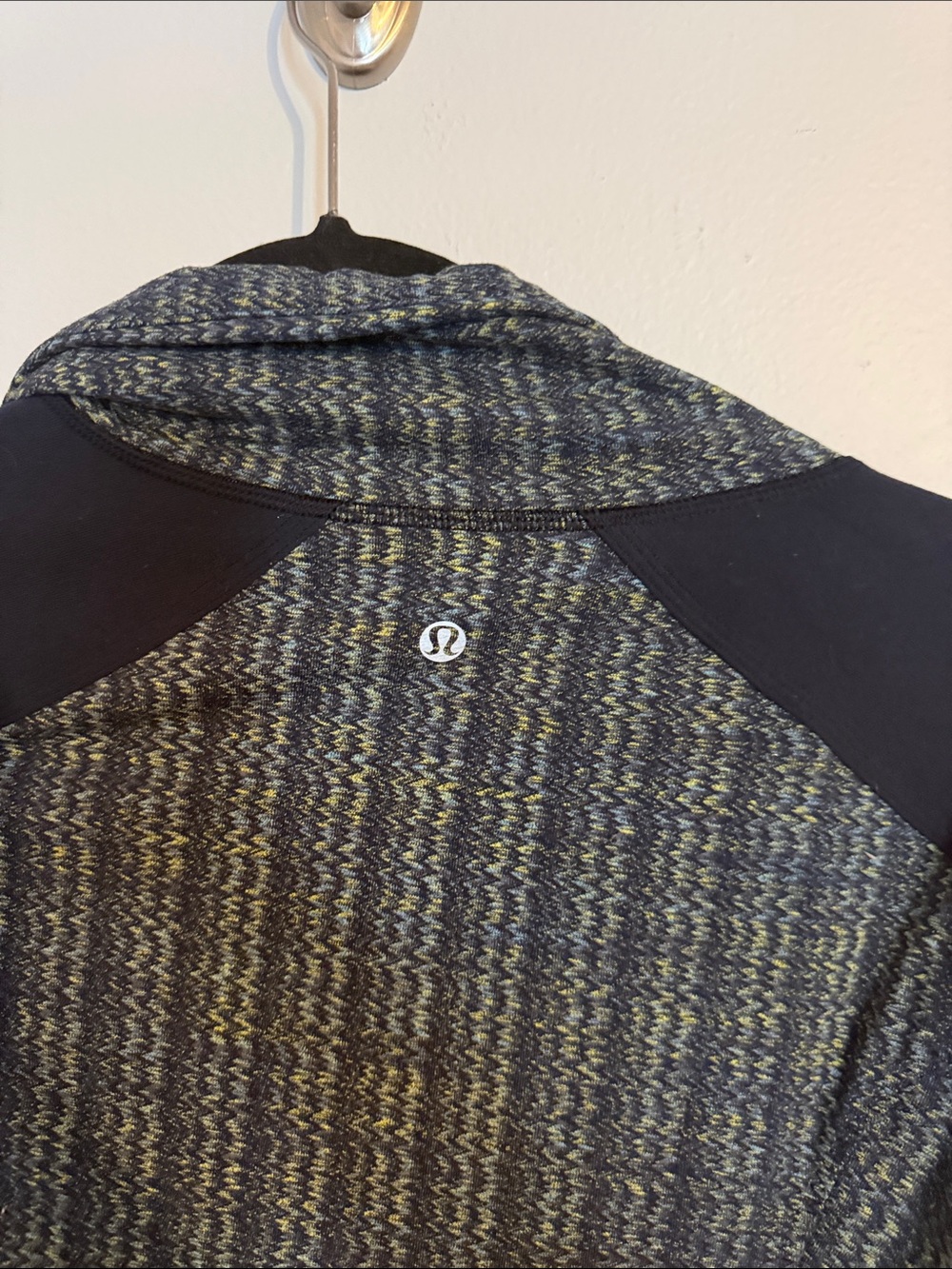 Lululemon Size 10 Blue Multicolor Full Zip Athletic Running Jacket - Picture 8 of 9